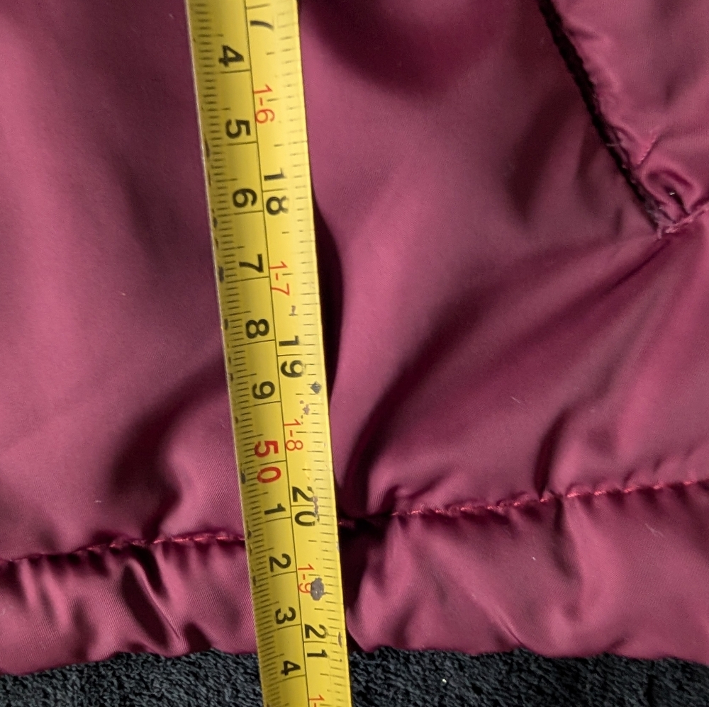 Burgundy White Chevron Colorblock Puffer Jacket Sz M Retro Sport Apres Ski - Picture 13 of 15